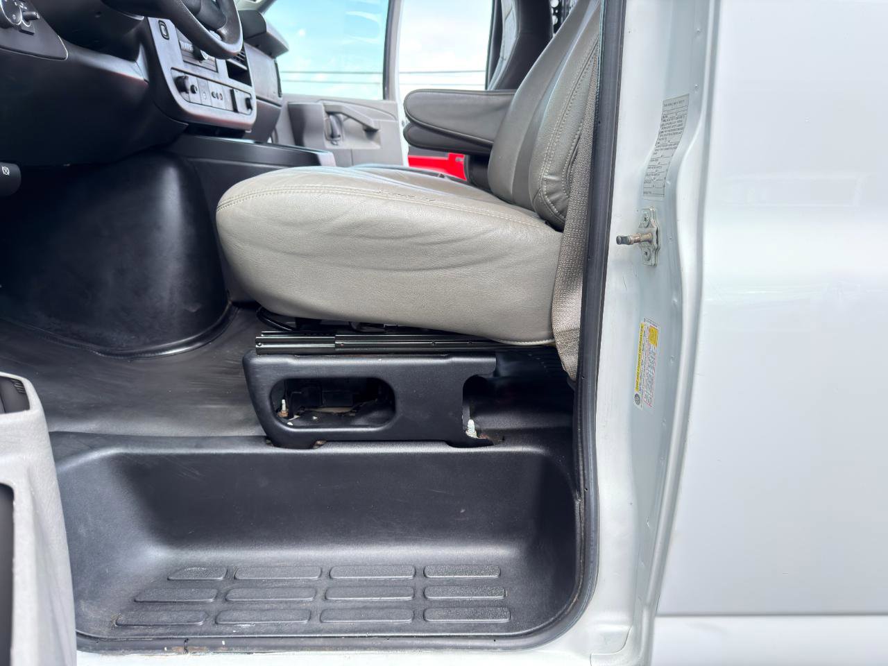 Used 2018 GMC Savana 2500 Extended RWD image 22