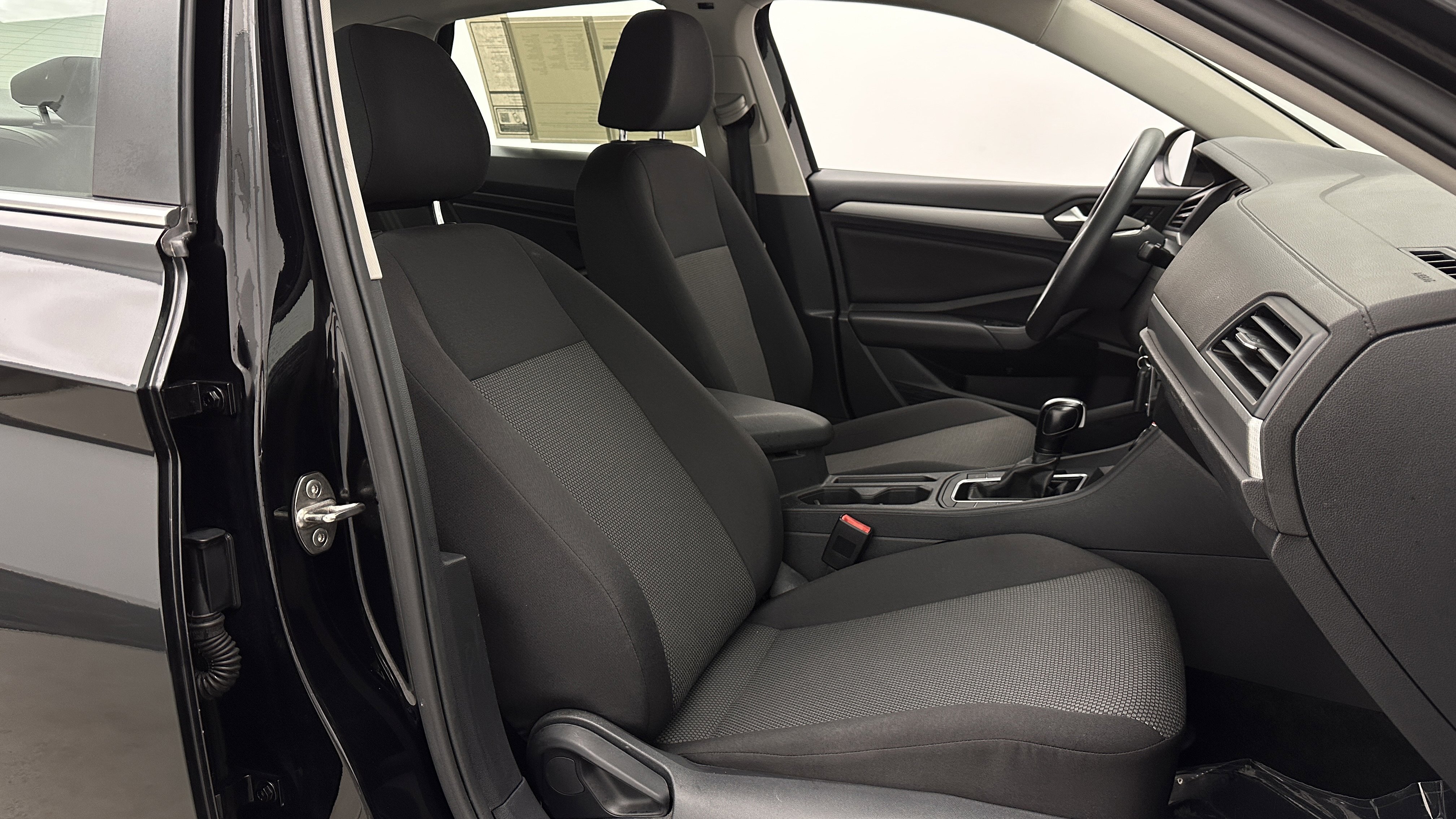 Used 2021 Volkswagen Jetta R-Line FWD image 32