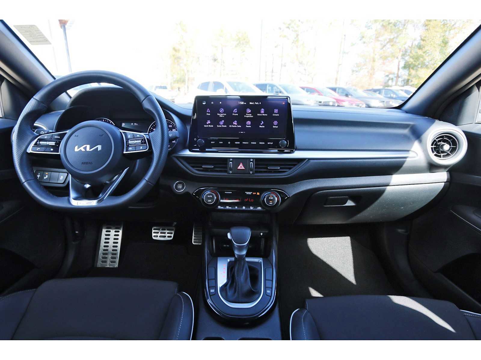 Used 2024 Kia Forte GT-Line w/ GT-Line Premium Package image 7