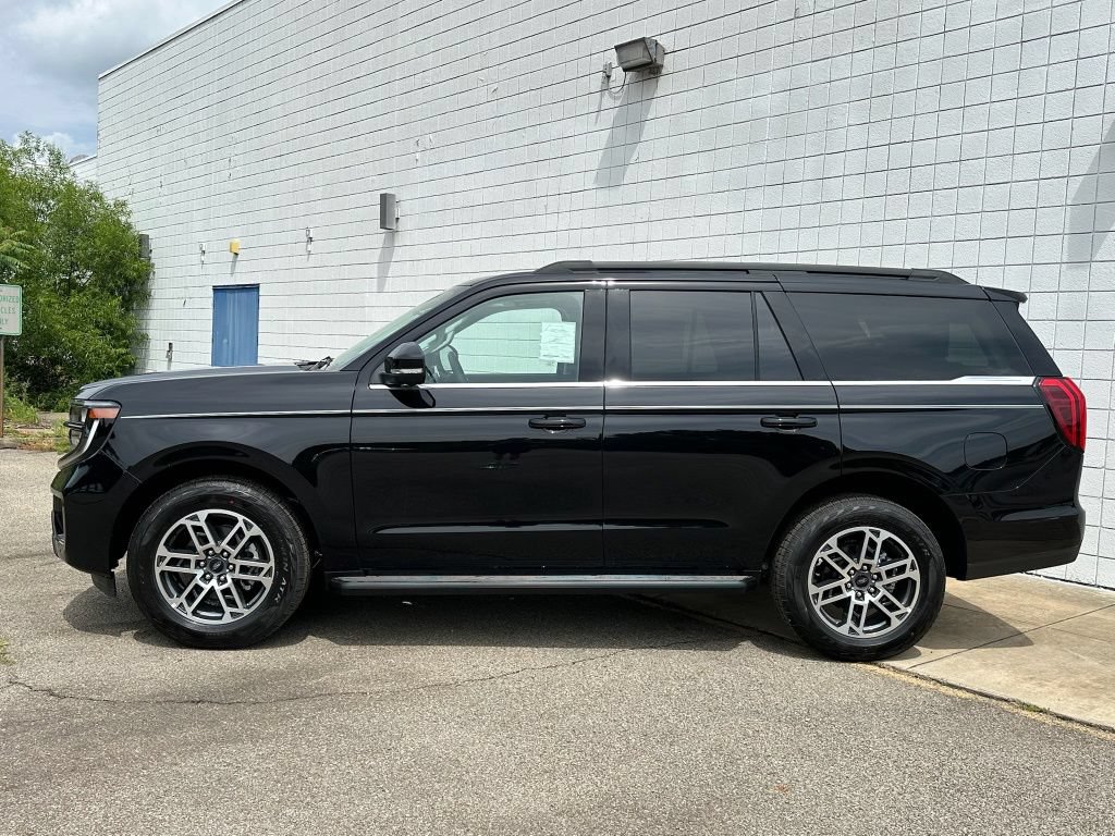 New 2026 Ford Expedition Active AWD/4WD image 2