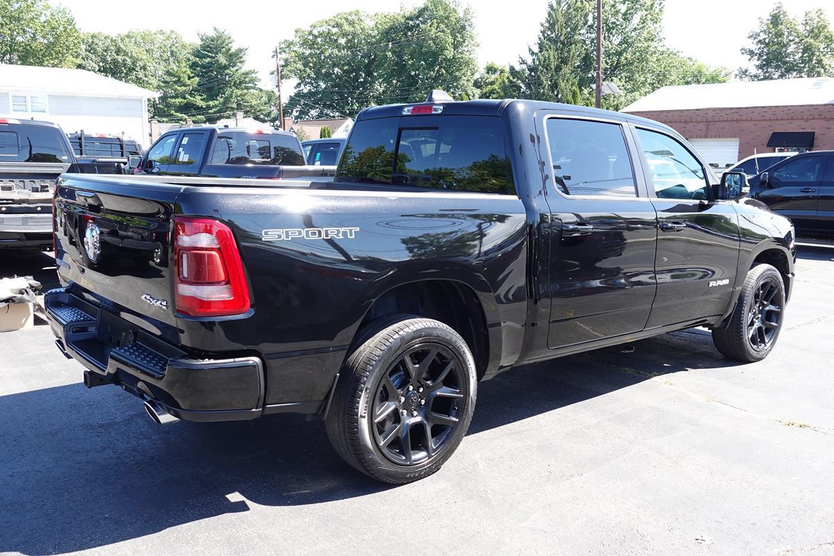 Used 2023 RAM 1500 Laramie AWD/4WD image 3