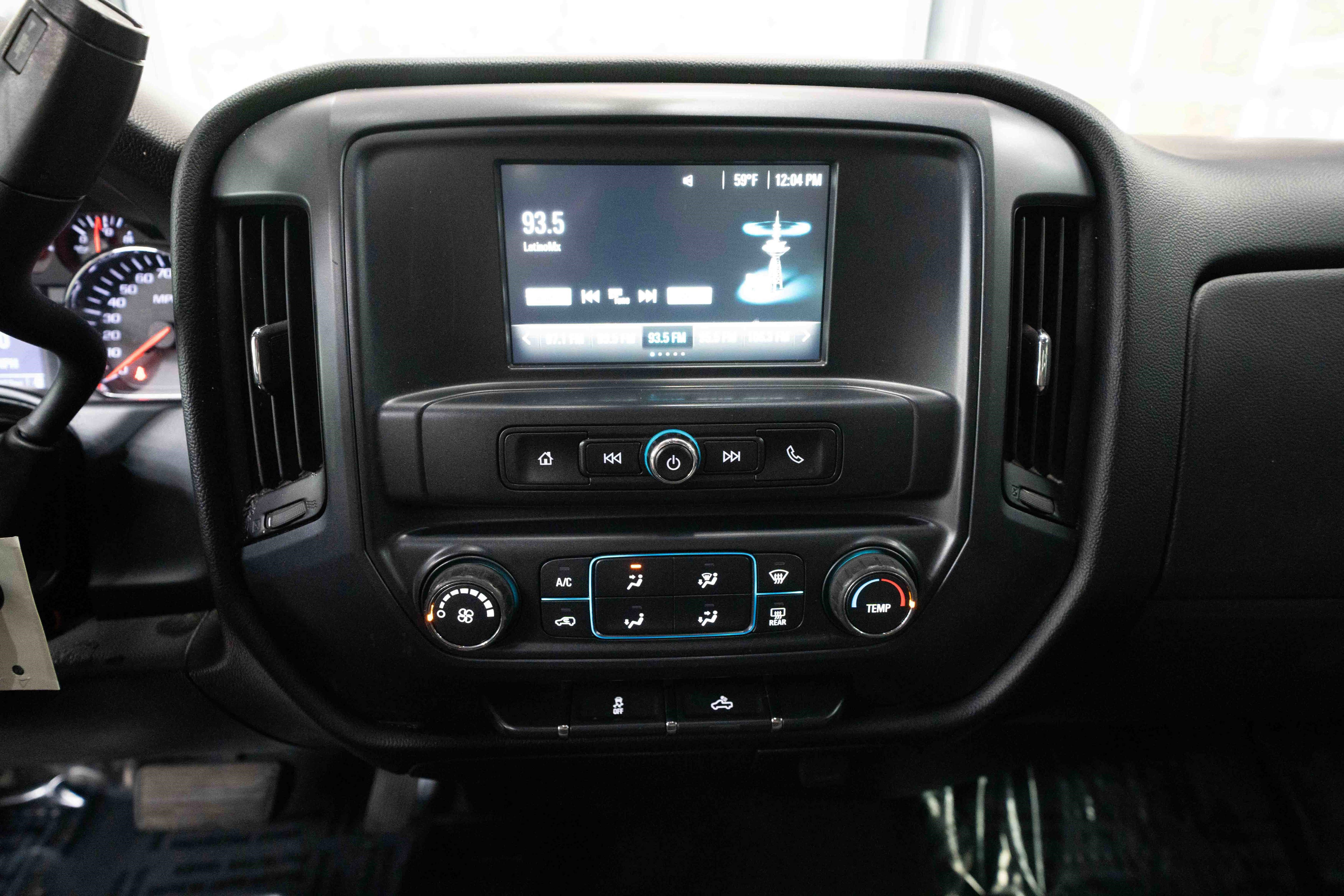 Used 2017 Chevrolet Silverado 1500 Custom w/ Custom Convenience Package AWD/4WD image 18