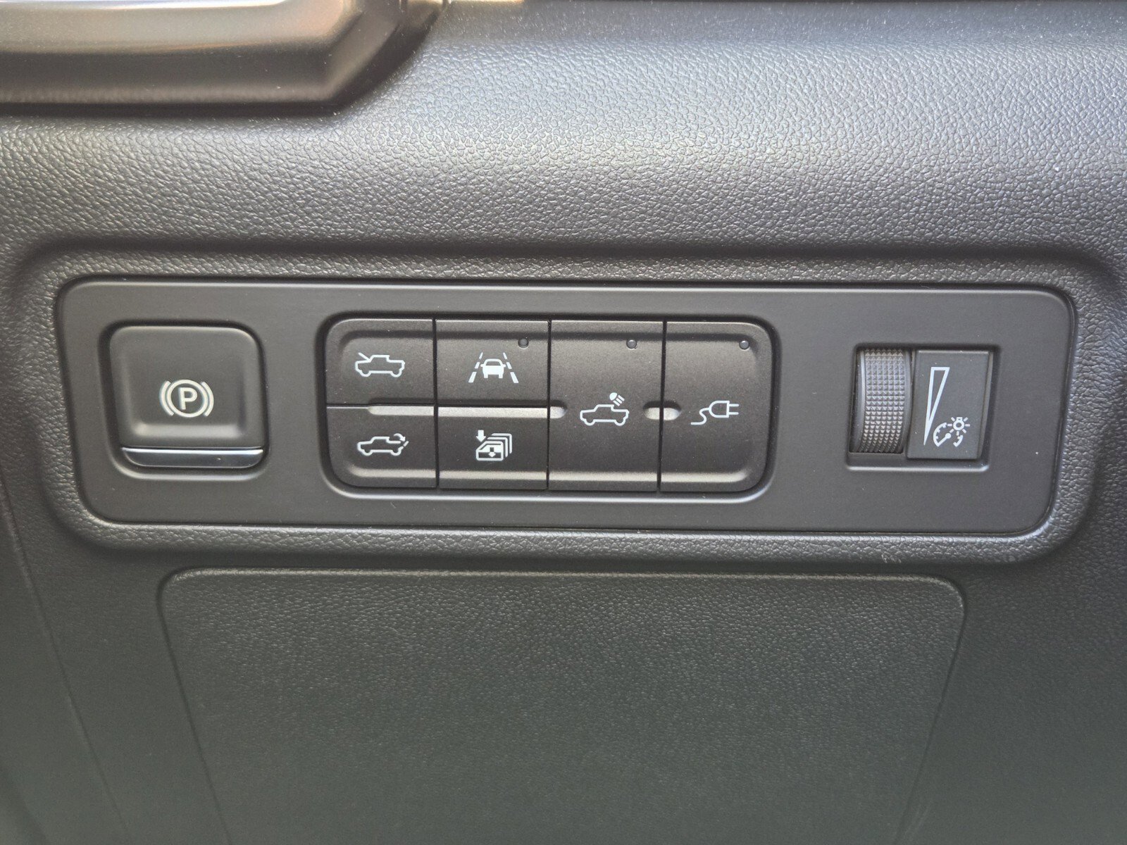 New 2025 GMC Hummer EV 2X w/ LPO, Sport Package image 15