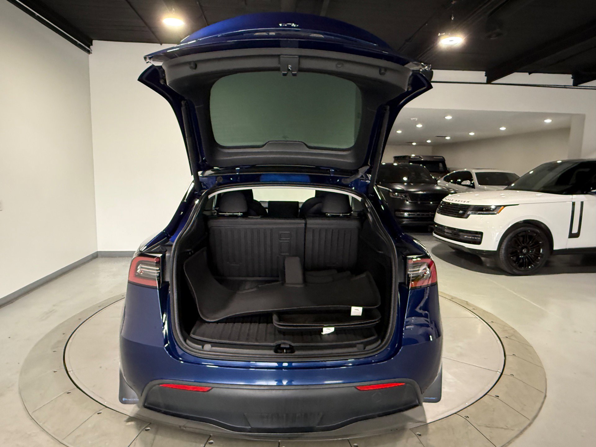 Used 2023 Tesla Model Y Long Range image 21