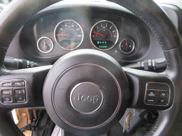 Used 2015 Jeep Wrangler Unlimited Sahara w/ Connectivity Group AWD/4WD image 25