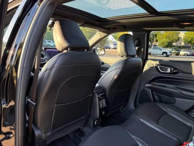 Used 2022 Jeep Compass High Altitude AWD/4WD image 28