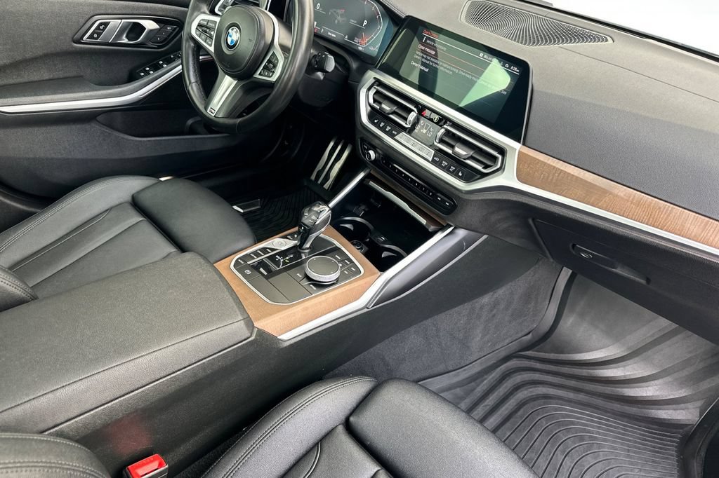Used 2021 BMW 330i Sedan w/ M Sport Package RWD image 16