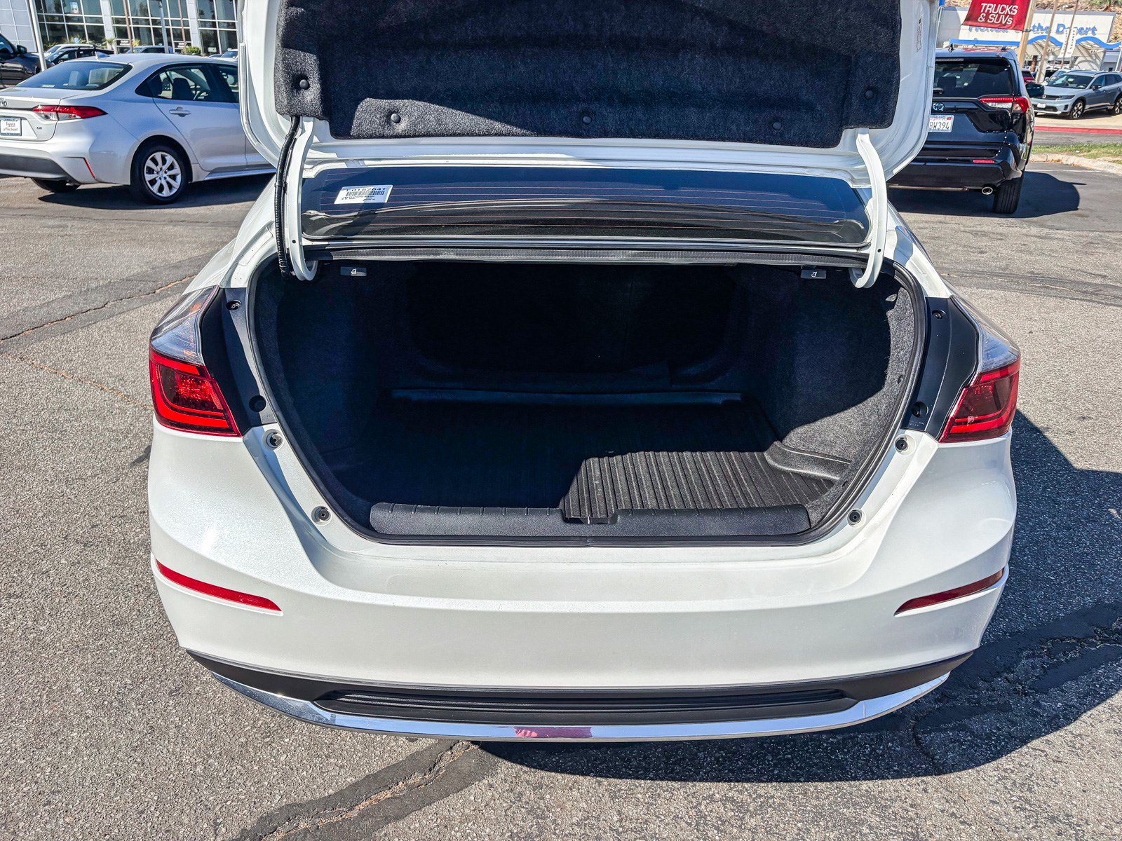 Used 2022 Honda Insight Touring image 13