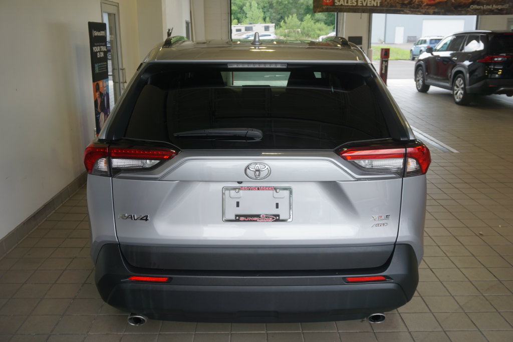 Certified 2025 Toyota RAV4 XLE AWD/4WD image 15