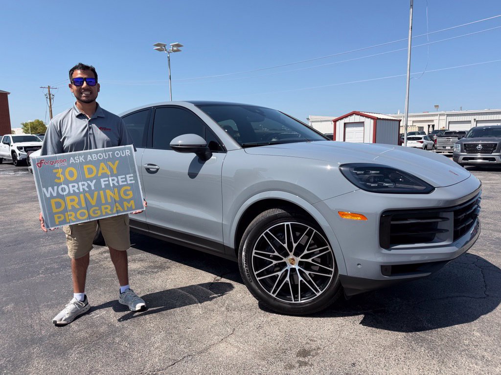 Used 2024 Porsche Cayenne Coupe AWD/4WD image 1
