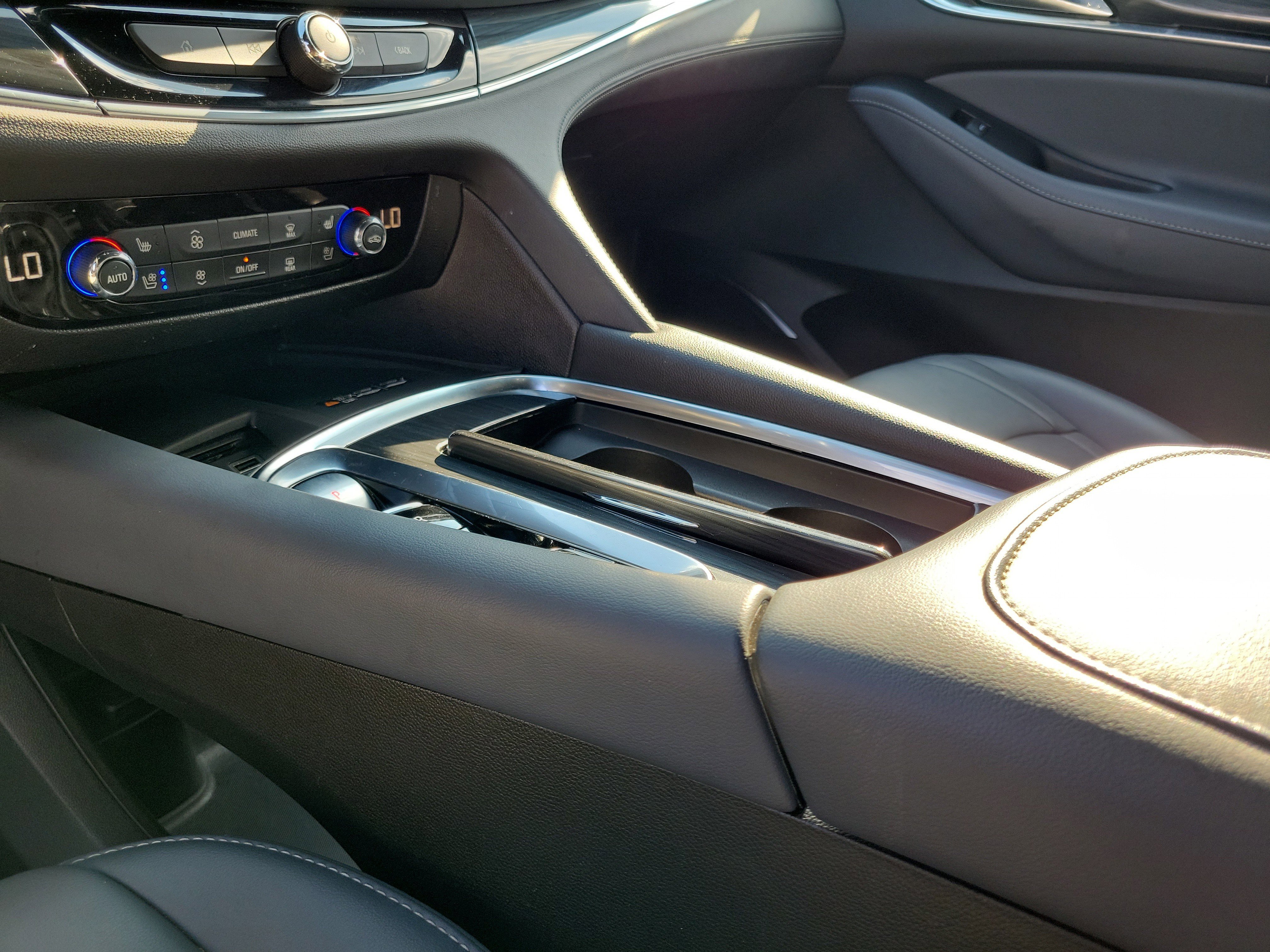 Used 2024 Buick Enclave Premium image 29