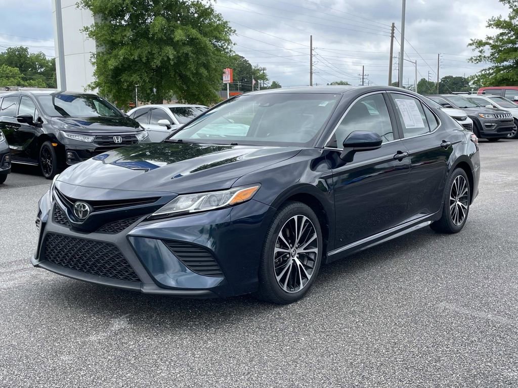 Used 2020 Toyota Camry SE FWD image 8