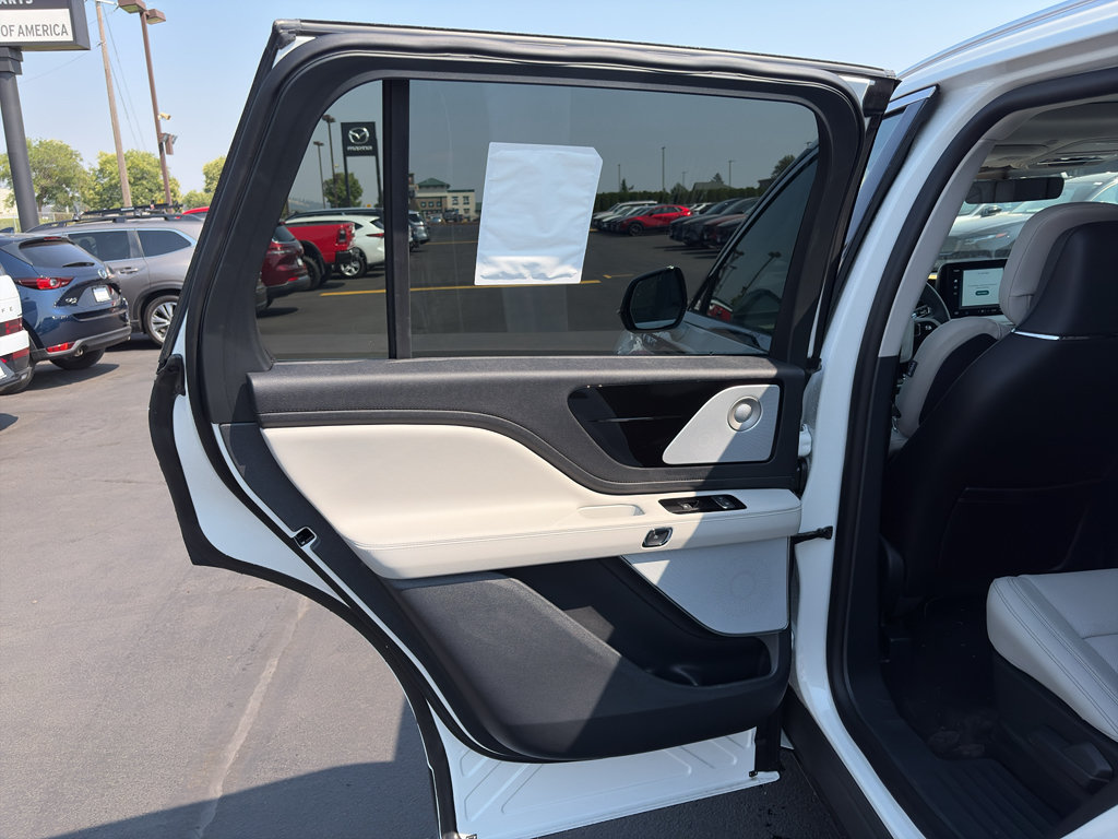 New 2026 Lincoln Aviator Reserve w/ Luxury Package AWD/4WD image 12