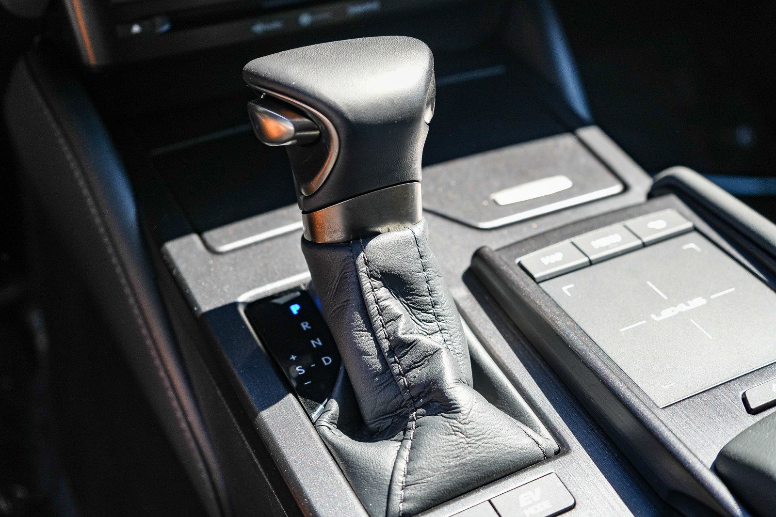 Used 2022 Lexus ES 300h w/ Premium Package FWD image 19