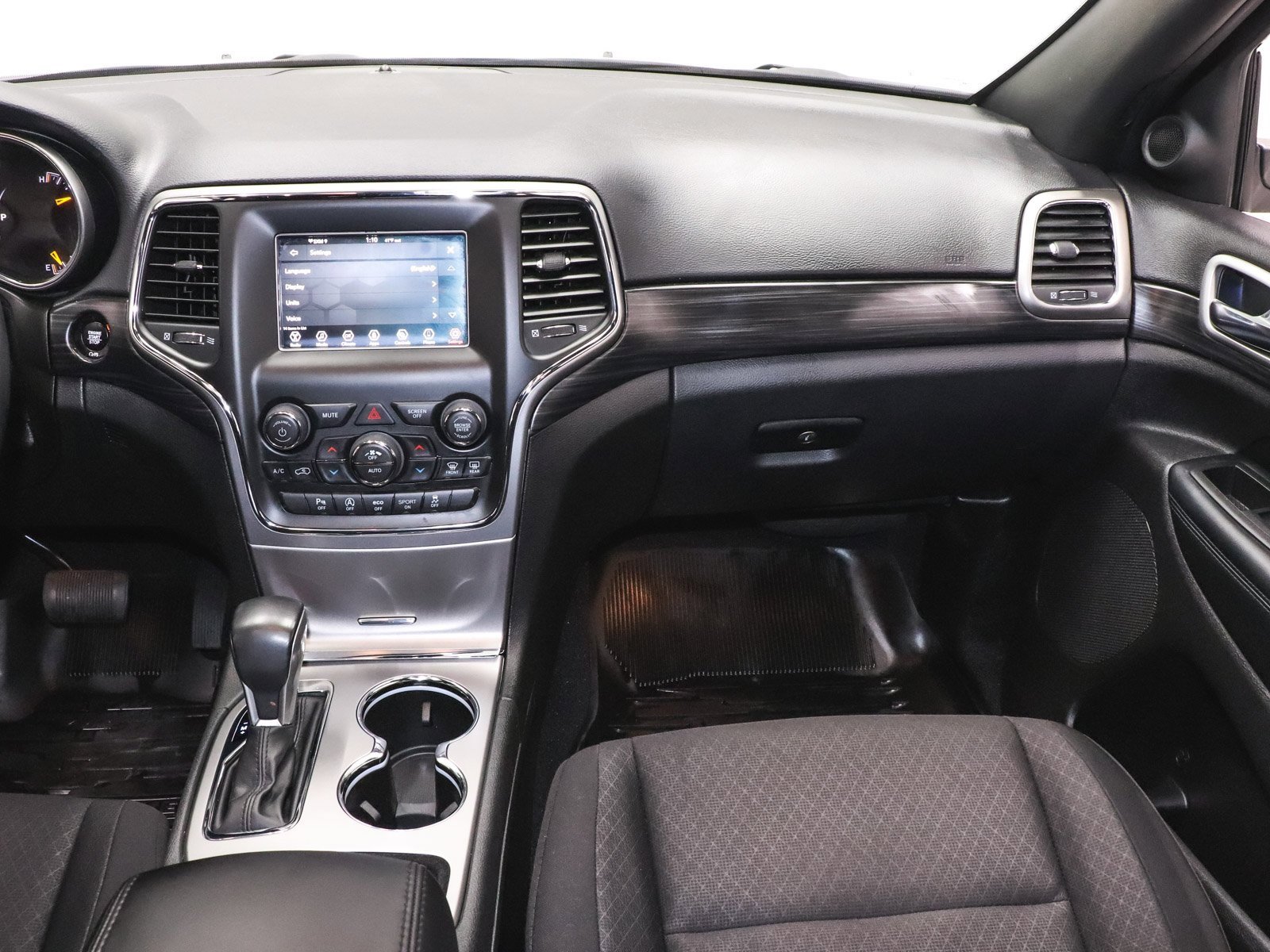 Used 2021 Jeep Grand Cherokee Laredo image 26