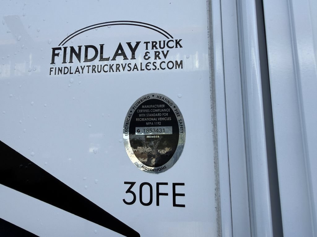 Used 2022 Ford E-450 and Econoline 450 Super Duty w/ Motorhome Prep Package RWD image 17