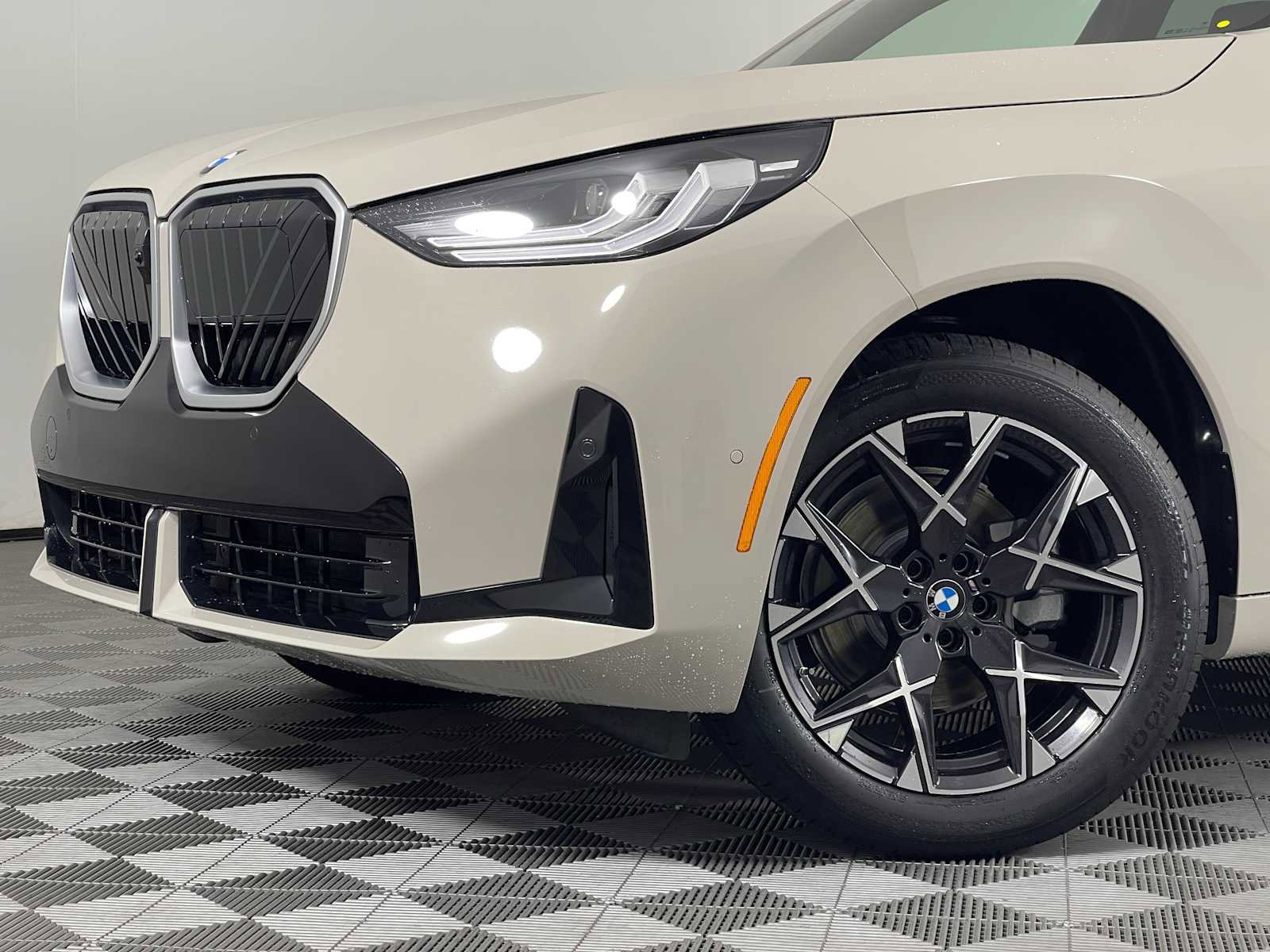 New 2026 BMW X3 xDrive30 w/ Premium Package image 2