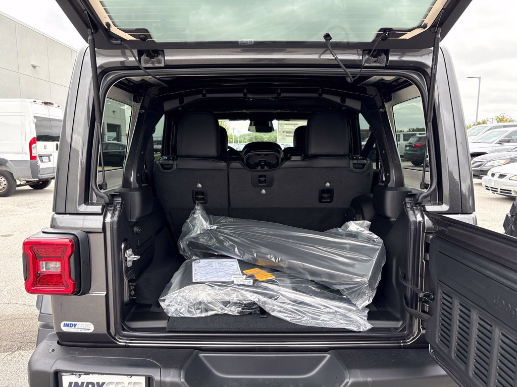 New 2027 Jeep Wrangler Unlimited Rubicon AWD/4WD image 21