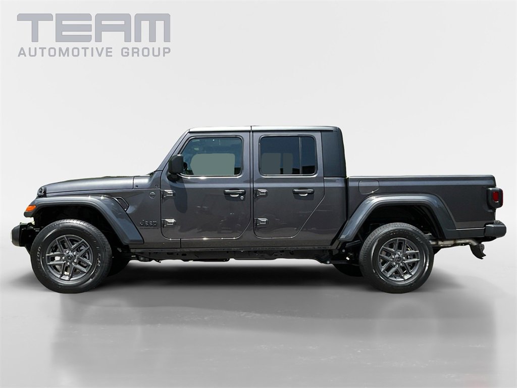 New 2025 Jeep Gladiator Sport image 4