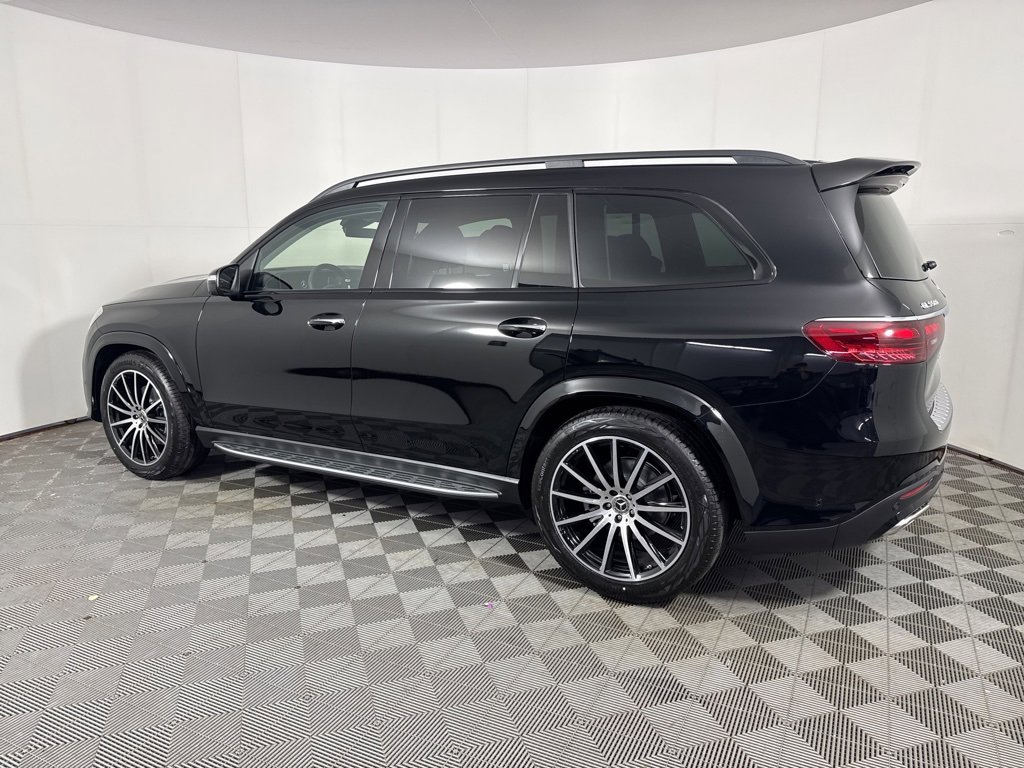 New 2026 Mercedes-Benz GLS 580 4MATIC image 3