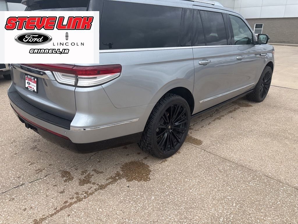 Used 2022 Lincoln Navigator L Reserve image 6