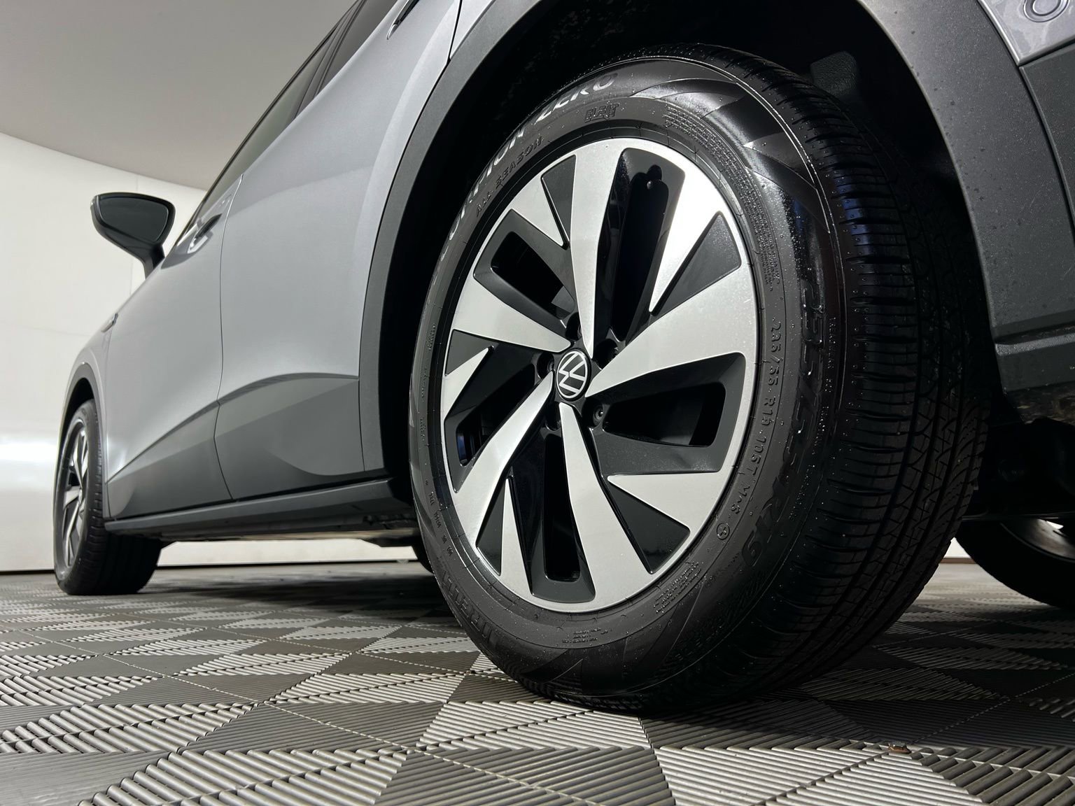 Used 2025 Volkswagen ID.4 Pro image 24