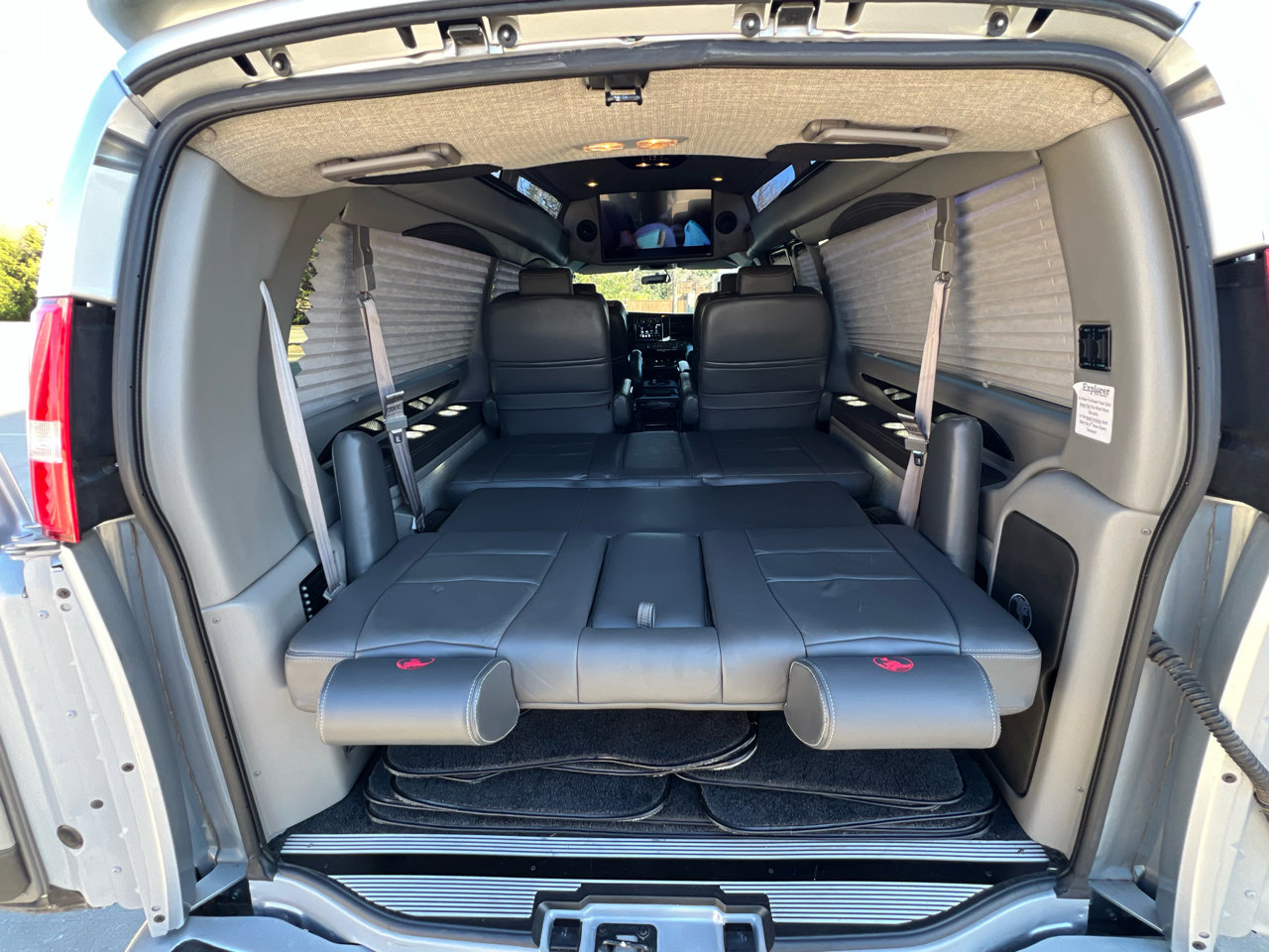 Used 2023 Chevrolet Express 2500 Extended image 56