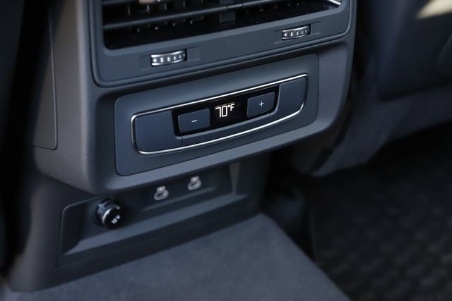 Used 2025 Audi Q7 2.0T Premium w/ Convenience Plus Package image 18