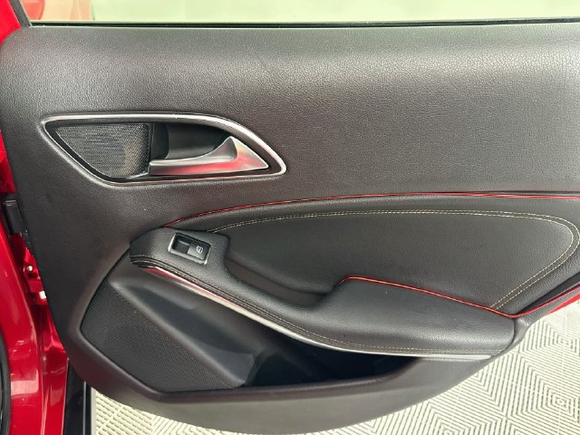 Used 2018 Mercedes-Benz GLA 250 w/ Premium Package image 23