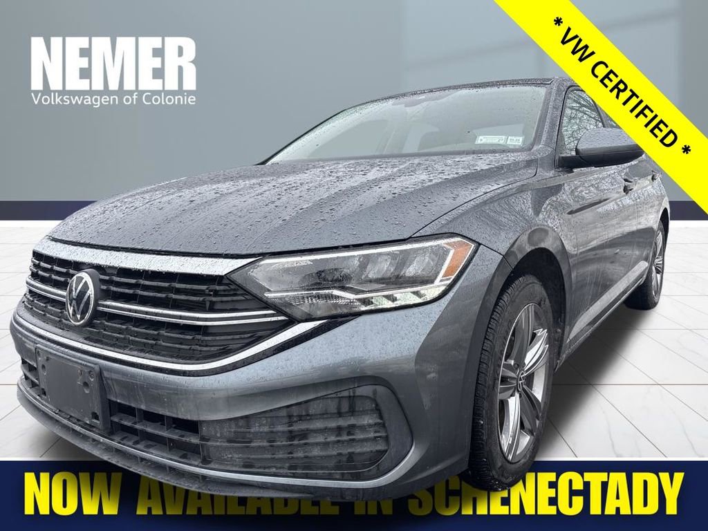 Used 2023 Volkswagen Jetta SE w/ Panoramic Sunroof Package