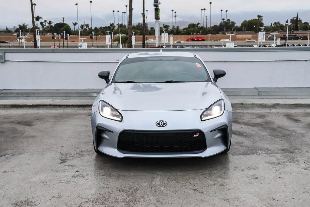 Used 2022 Toyota GR86 Premium w/ ALL Weather Mat Package (TMS) RWD image 3