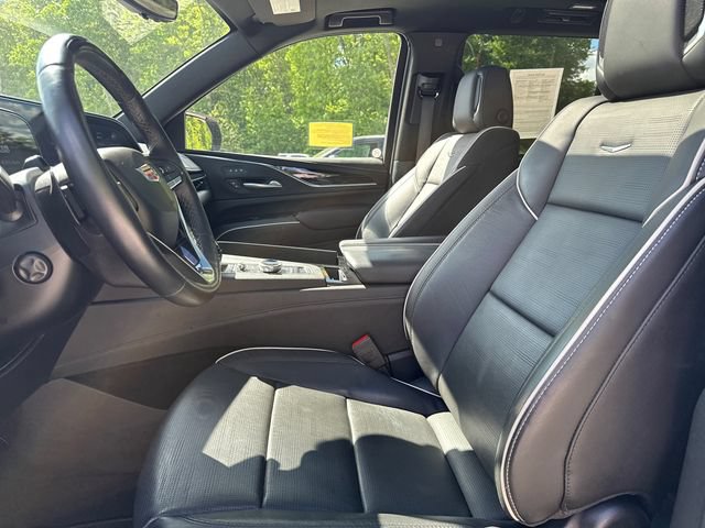 Used 2024 Cadillac Escalade Sport w/ Touring Package AWD/4WD image 40