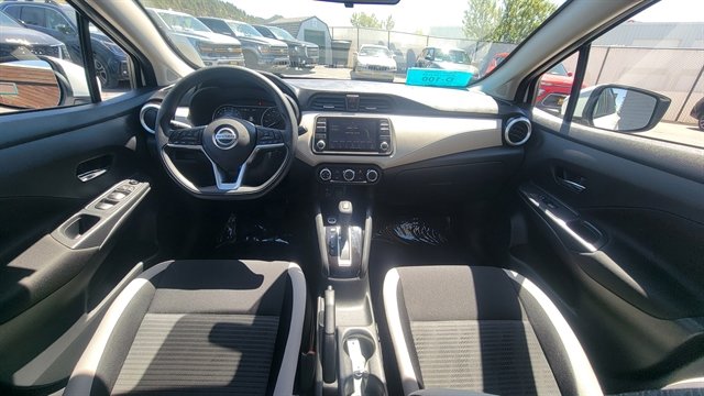 Used 2022 Nissan Versa SV w/ Trunk Package FWD image 14
