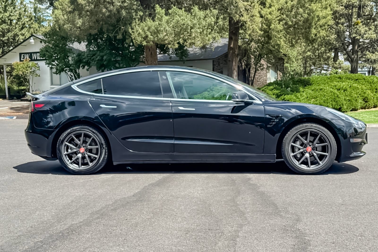 Used 2019 Tesla Model 3 Standard Range RWD video 3