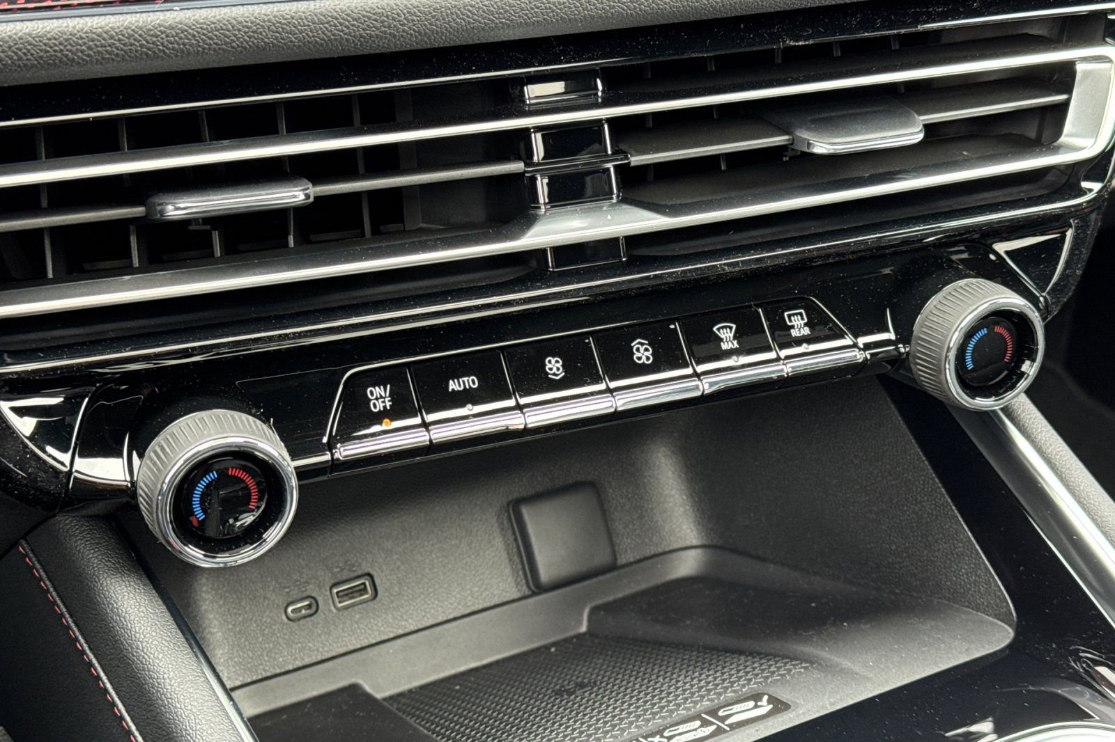 Used 2026 Chevrolet Traverse RS image 21