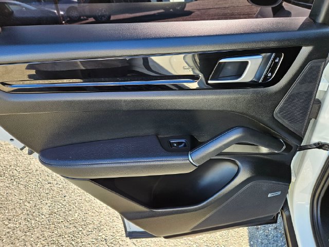 Used 2020 Porsche Cayenne E-Hybrid AWD/4WD image 21
