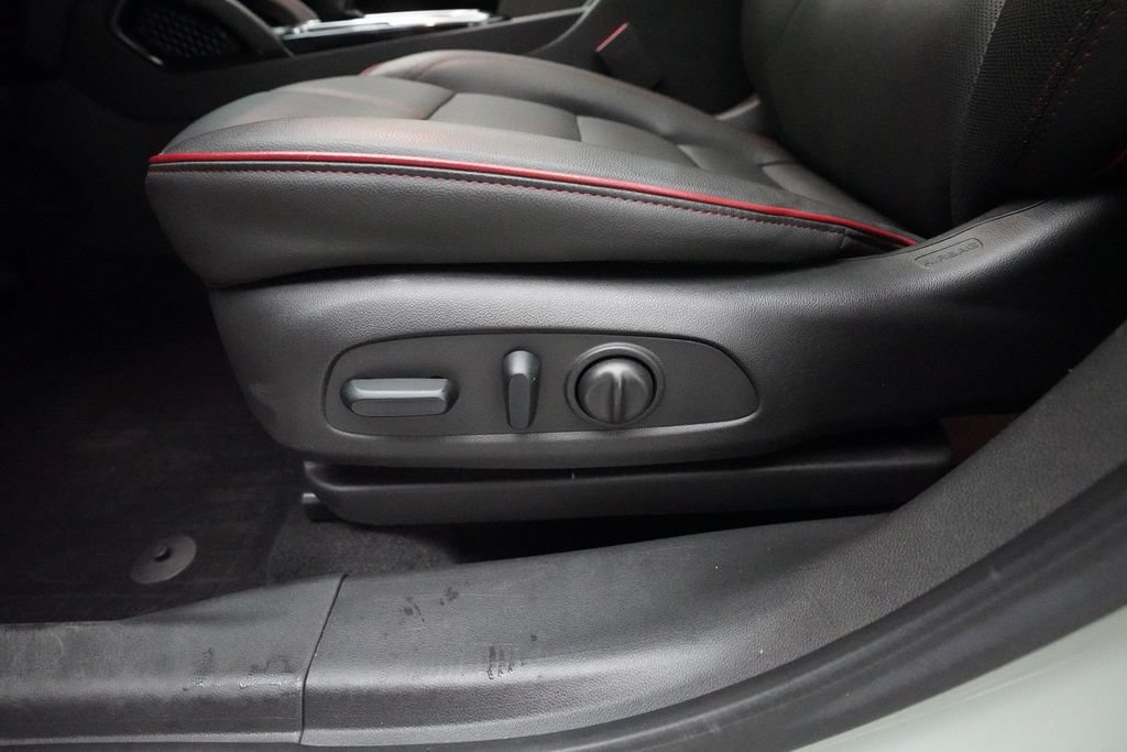 Used 2024 Chevrolet TrailBlazer RS w/ Convenience Package FWD image 28
