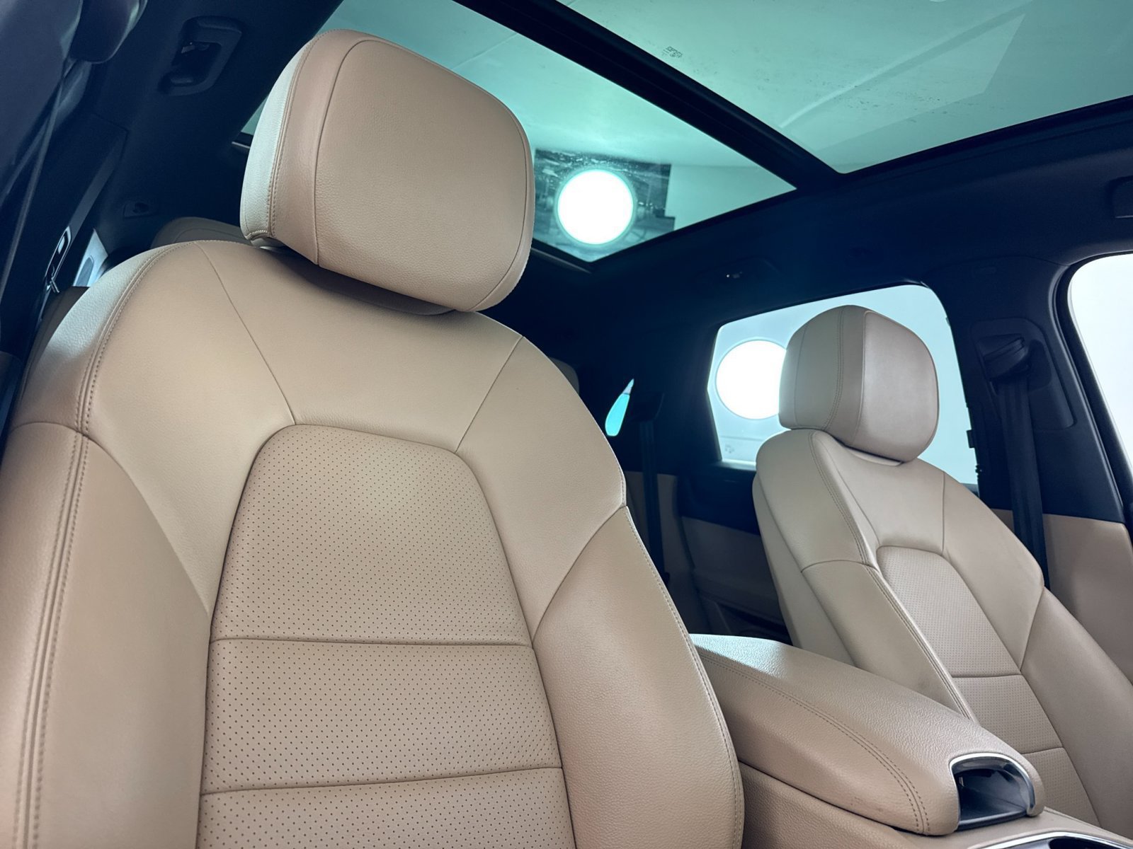 Certified 2023 Porsche Cayenne AWD/4WD image 17
