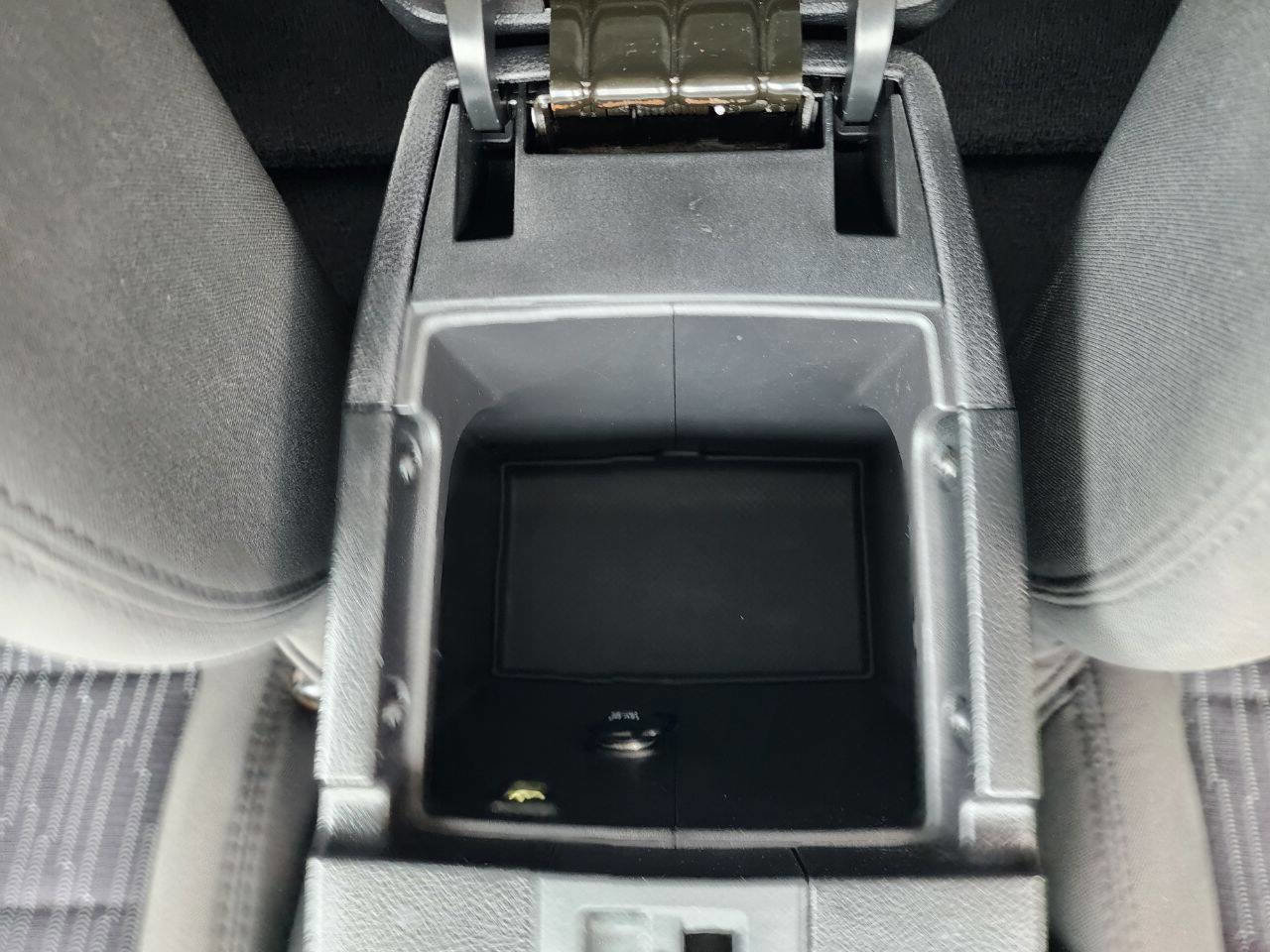 Used 2011 Jeep Wrangler Sahara w/ Dual Top Group image 23