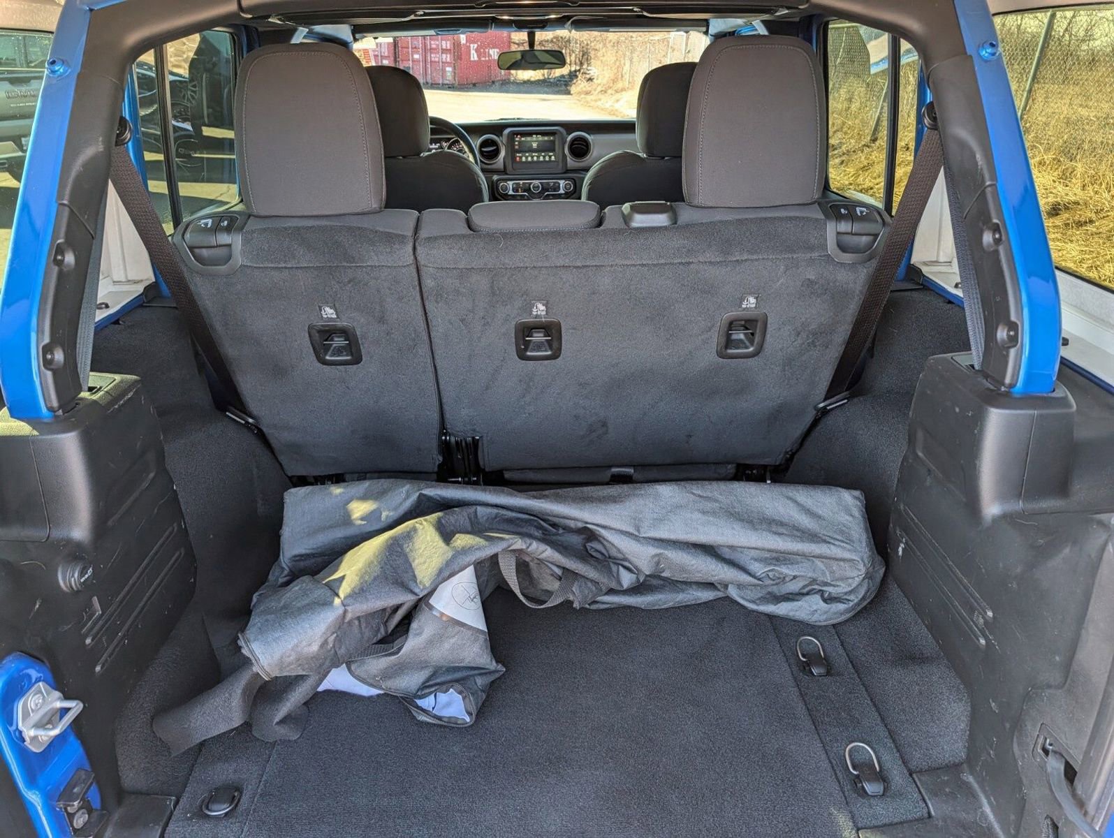 Used 2023 Jeep Wrangler Sport S image 24