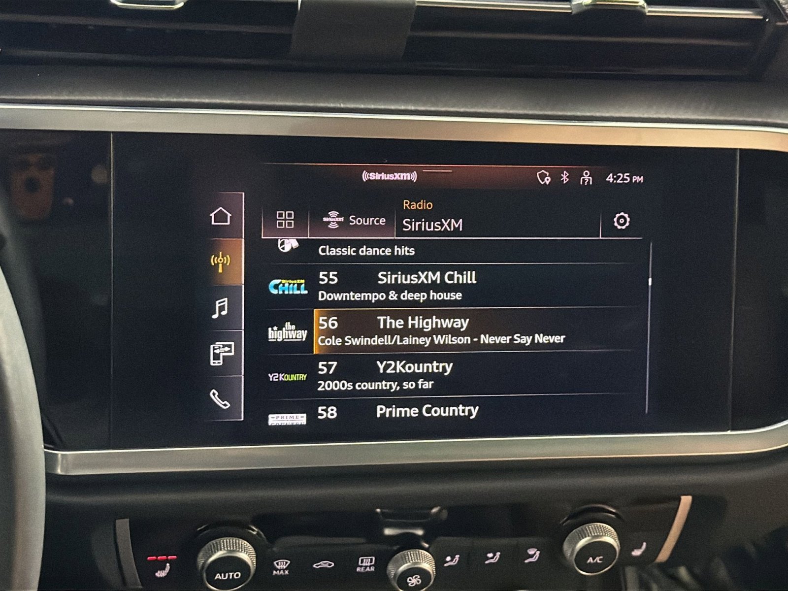 Used 2022 Audi Q3 2.0T Premium w/ Convenience Package image 18