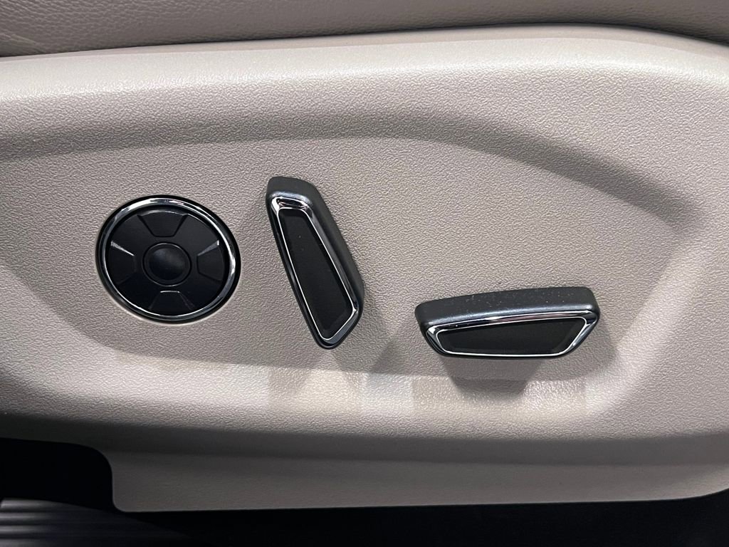 Used 2018 Ford Explorer Limited w/ Equipment Group 301A image 35