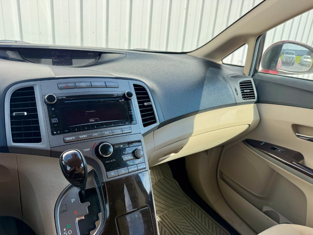 Used 2011 Toyota Venza FWD image 17