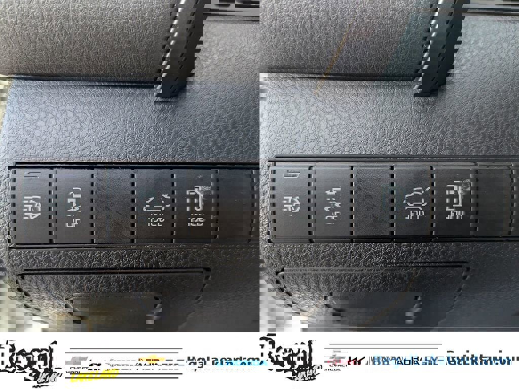 Used 2021 Toyota Camry SE image 24