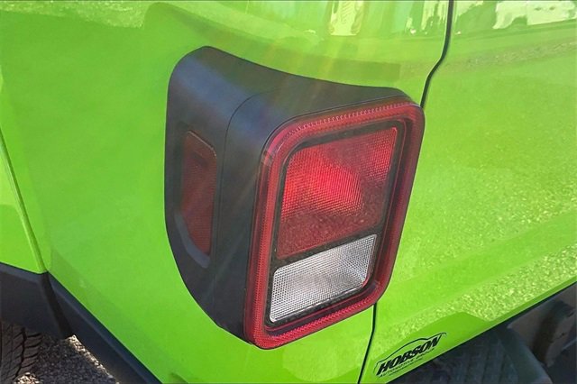 Used 2021 Jeep Gladiator Willys image 29