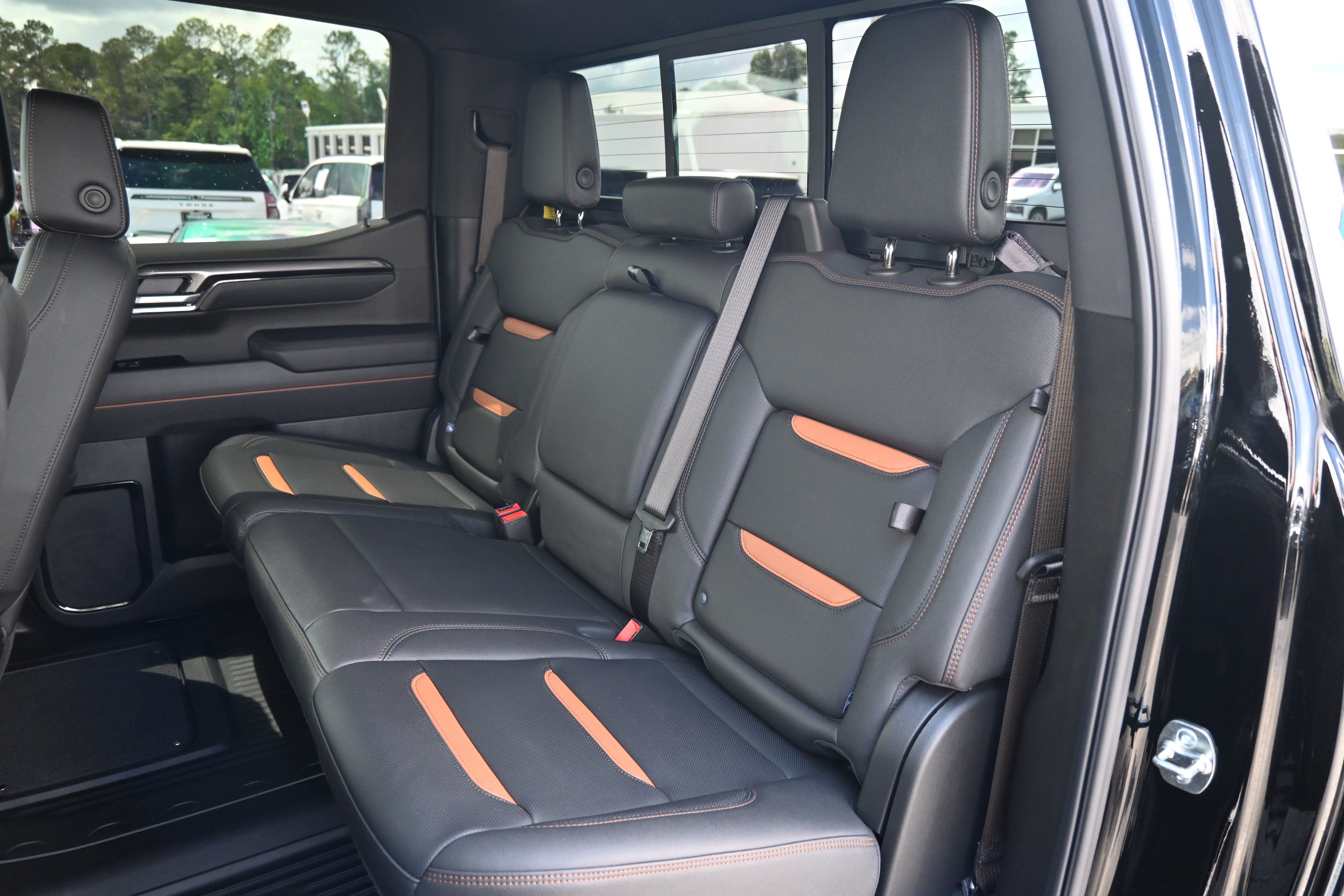 Used 2025 GMC Sierra 1500 AT4 w/ AT4 Premium Package AWD/4WD image 30