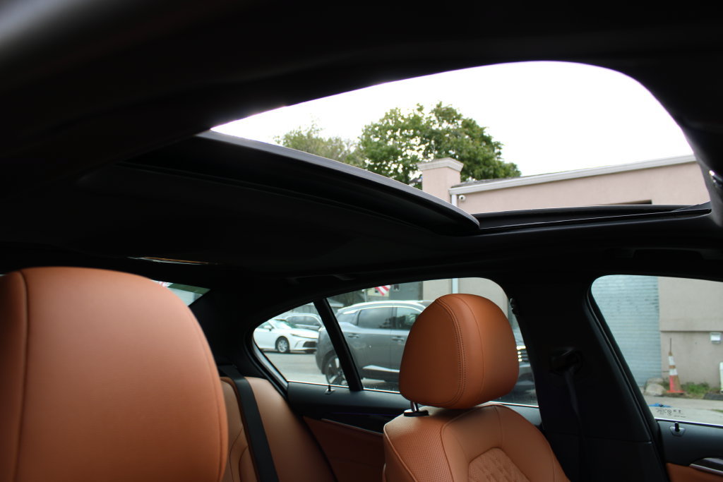 Used 2023 BMW 530i xDrive w/ Premium Package AWD/4WD image 24