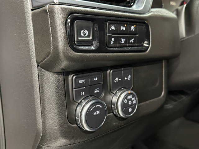 Certified 2025 GMC Yukon Denali AWD/4WD image 11
