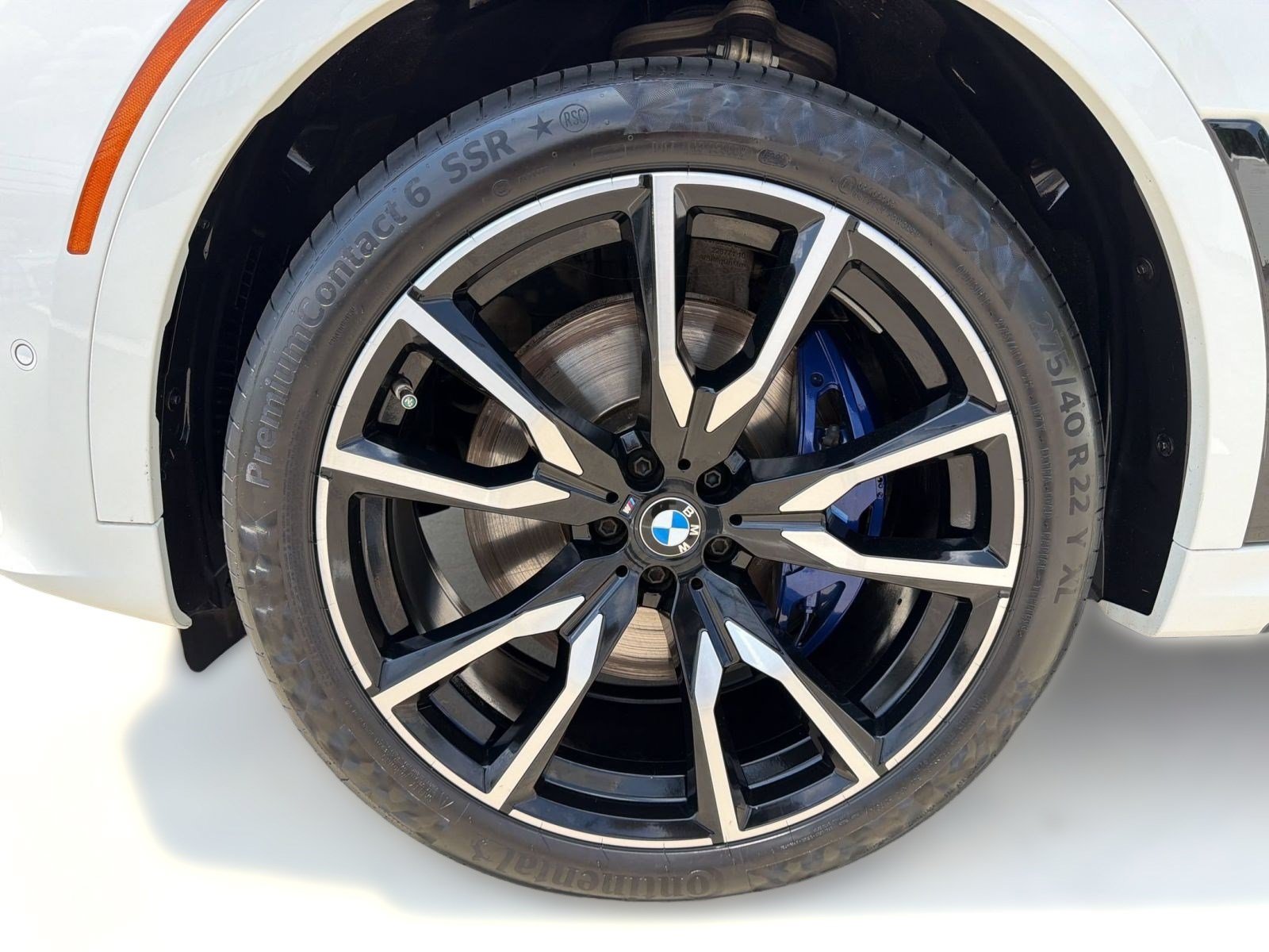 Used 2022 BMW X7 xDrive40i w/ M Sport Package AWD/4WD image 13