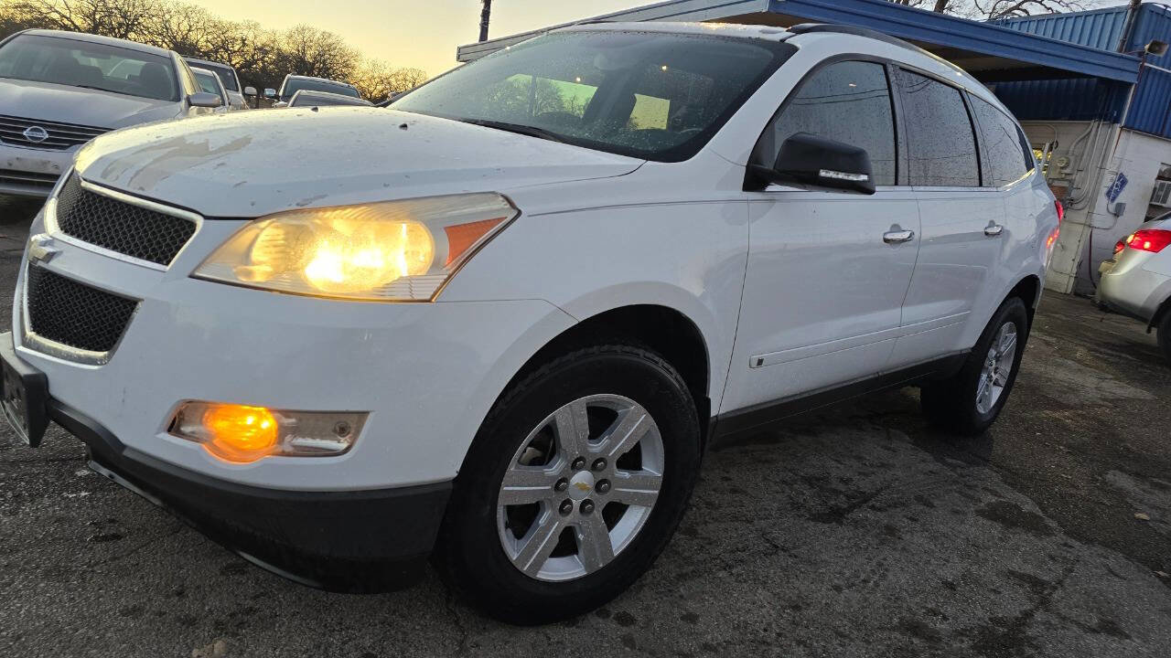 Used 2010 Chevrolet Traverse LT w/ Personal Connectivity Package image 1